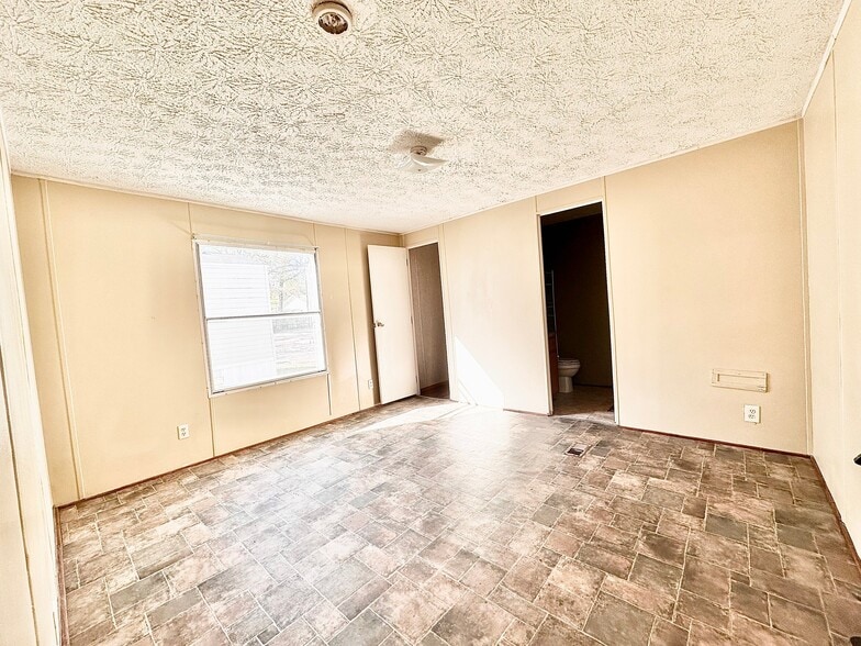 Building Photo - 1255 Liberty St