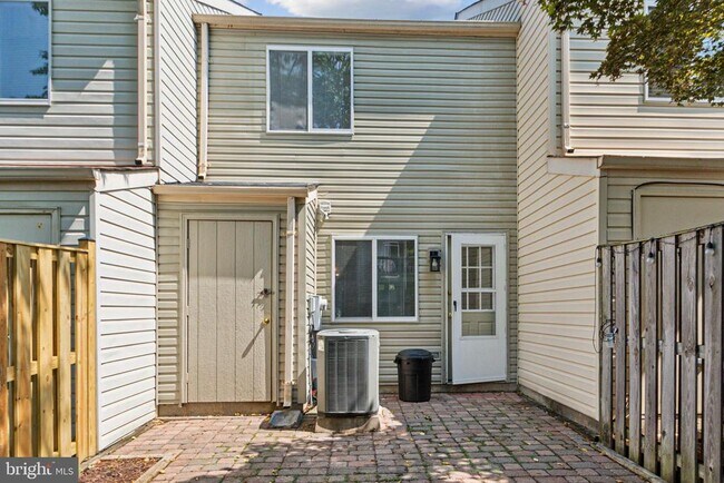 Building Photo - 8483 Aurora Ct