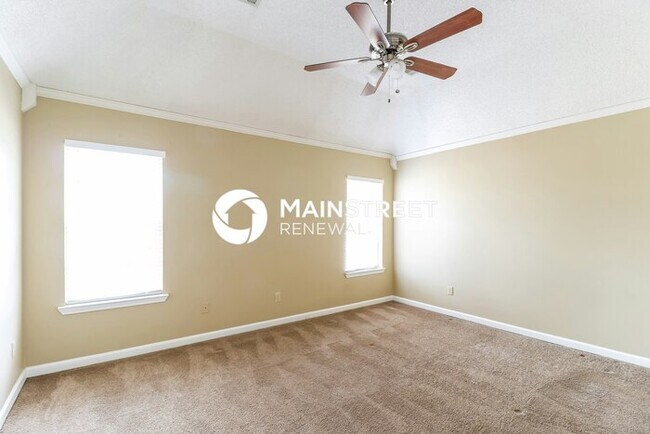 Building Photo - 3 Bedroom Pet-Friendly Home in Collierville, TN with Main Street Renewal