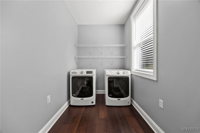 Building Photo - 5445 E Creek Rd