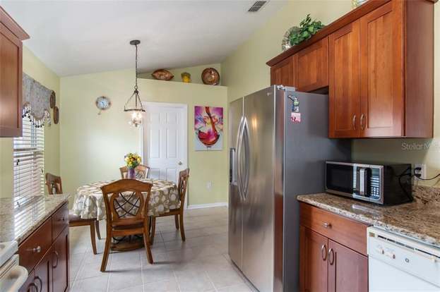 Building Photo - 12612 Lake Vista Dr