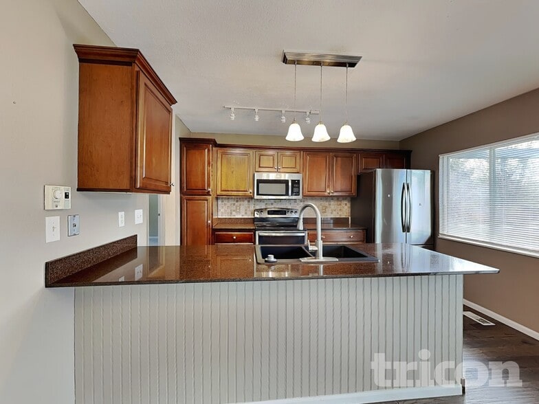 Building Photo - 5772 S Netherland St