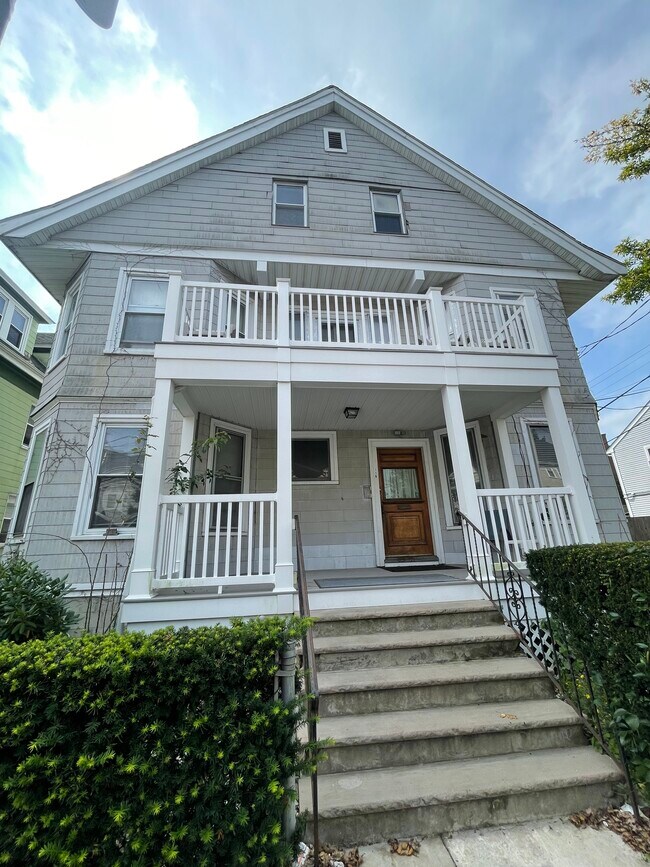 Primary Photo - 116 Hutchings St