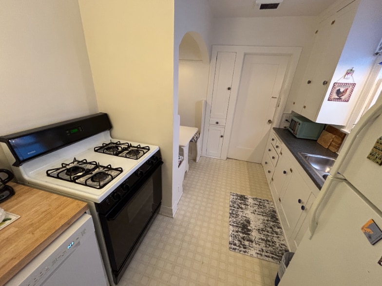 Building Photo - 218 Granada Ave