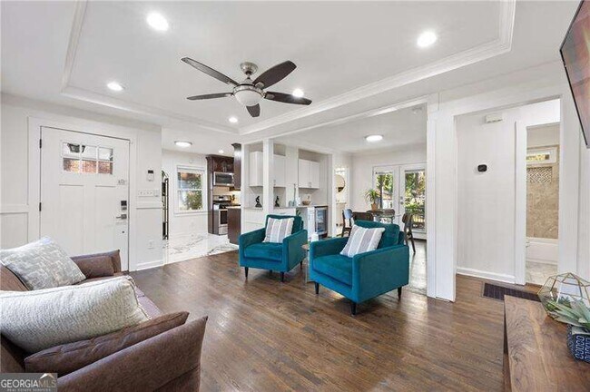 Building Photo - 1290 Glen Forest Way