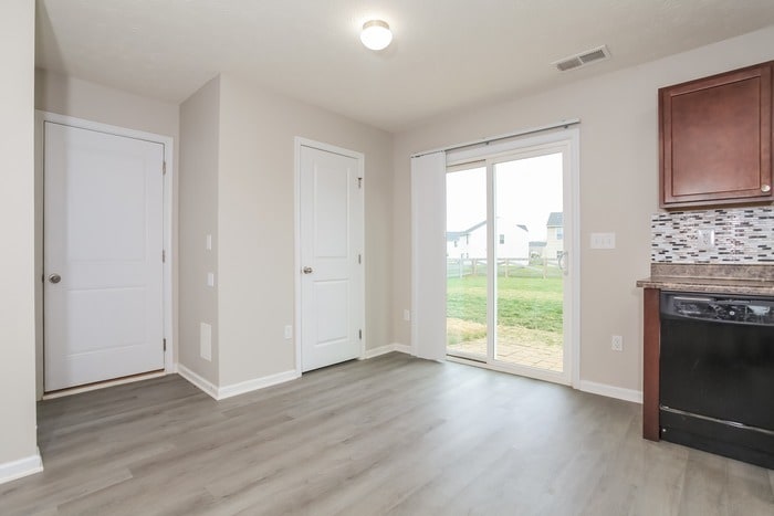 Building Photo - 5868 Anne Marie Dr