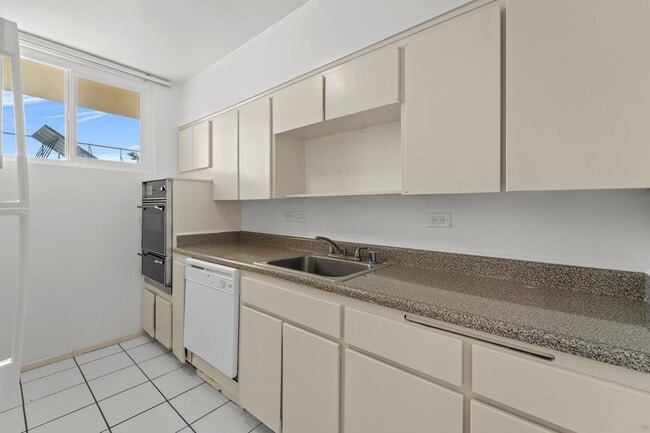 Kitchen - 691 Levering Ave