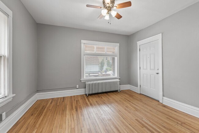 Building Photo - 211 Grotto St N