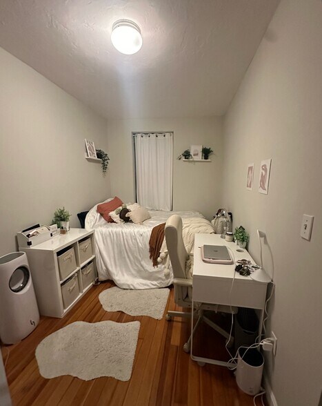 Building Photo - 214 Hanover St