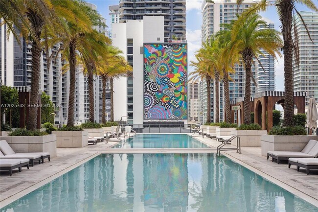 Building Photo - 801 S Miami Ave