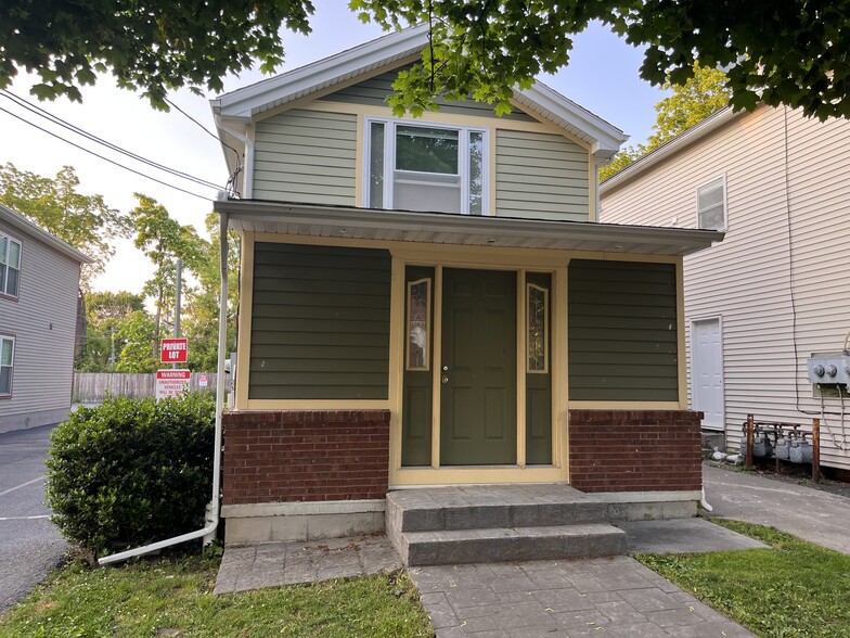 Primary Photo - 19 Center St