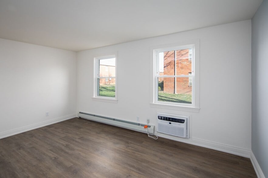 Building Photo - 1335 Millersport Hwy