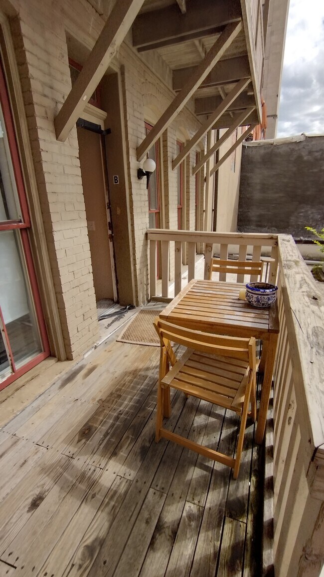 Building Photo - 139 N 4th St