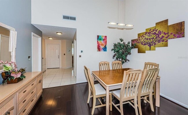 Building Photo - 6151 Bahia Del Mar Blvd S