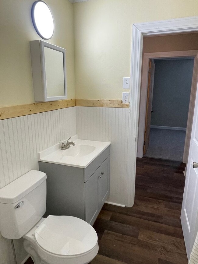 Building Photo - 1297