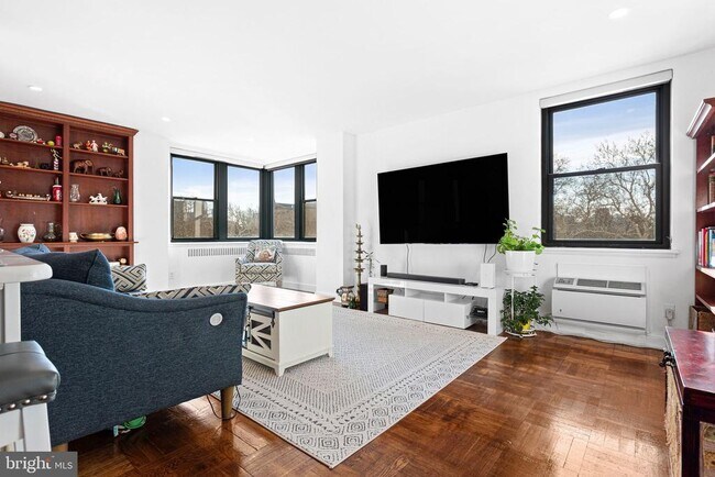 Building Photo - 2601 Pennsylvania Ave