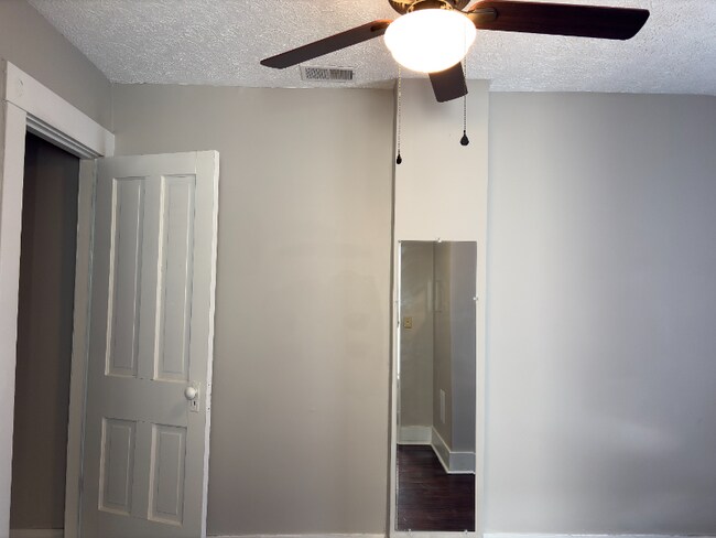 Building Photo - 2400 Findley Ave