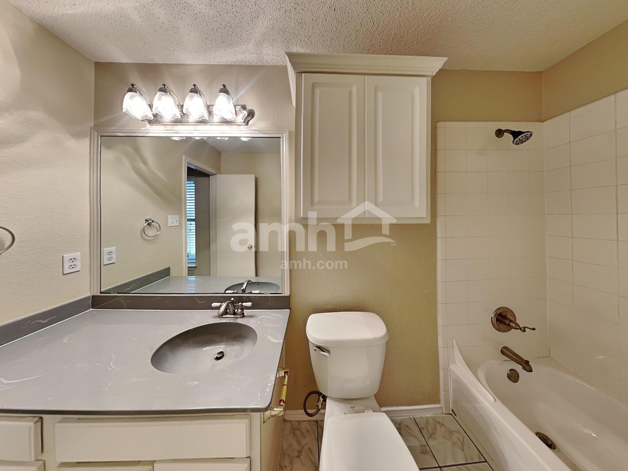 Building Photo - 8432 Odell St