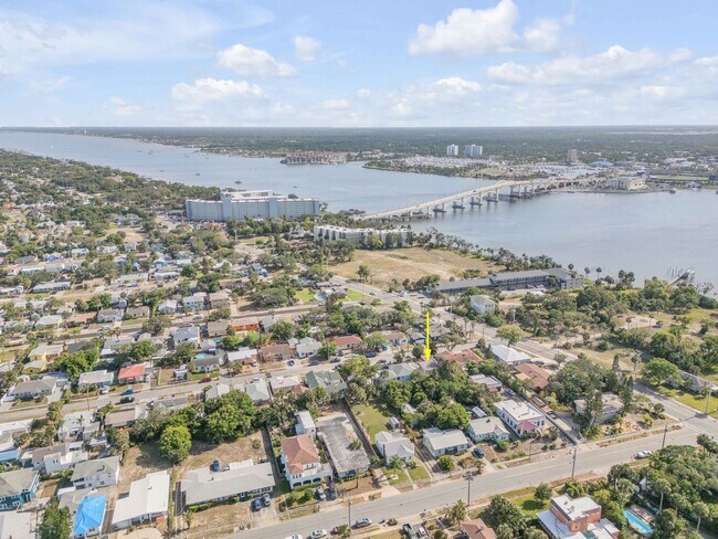 Building Photo - Renovated Spanish-Style 2/1 Beach Bungalow Just Steps to the Ocean!
