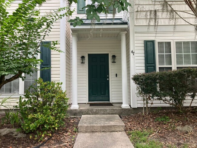 Building Photo - 3BR / 2.5BA @ Westbury Park
