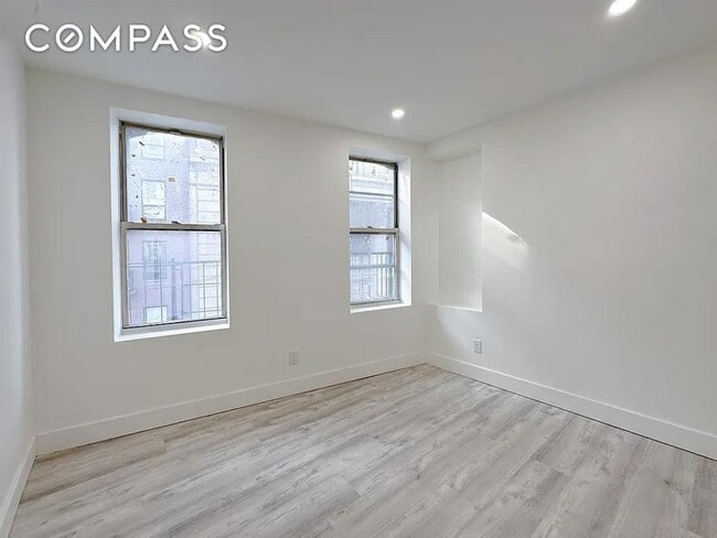 Building Photo - 55 Spring St