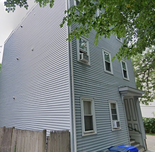 Building Photo - 174 Bolton St