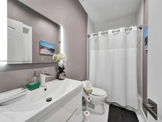 Building Photo - 7565 NW 177th Terrace