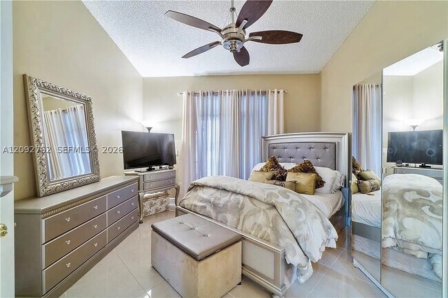 Building Photo - 8583 Jade Dr