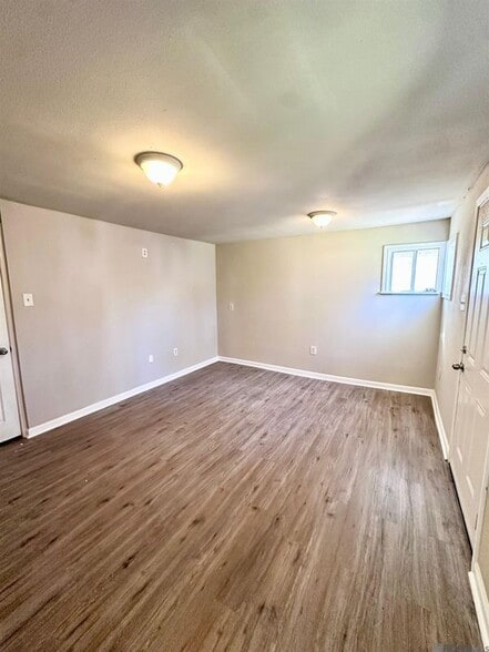 Building Photo - 3835 Sherwood St