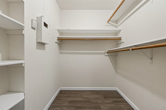 Building Photo - 6102 Crakston St