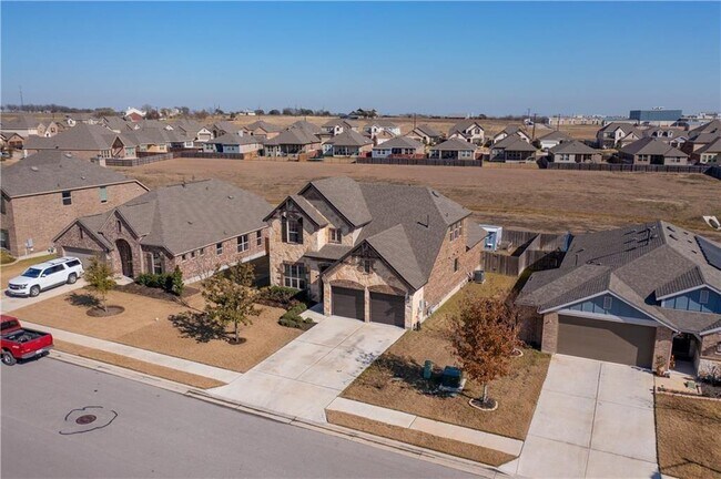 Building Photo - 6825 Leonardo Dr