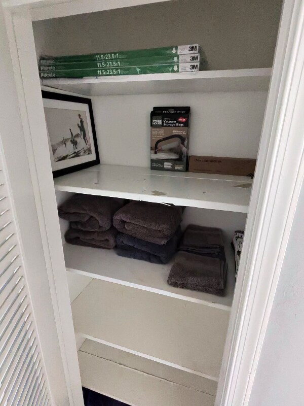 Building Photo - 2419 NE 2nd Ave