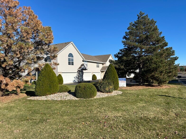 Primary Photo - 5128 Zenith Pky