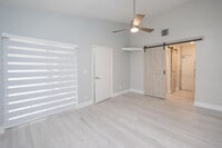 Building Photo - 50 Desford Ln