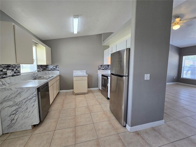 Building Photo - 3113 Julia Ct