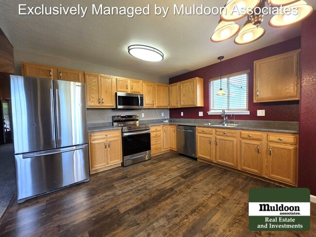 Building Photo - Spacious 5-Bedroom Ranch Home on Oversized Cul-de-Sac lot!