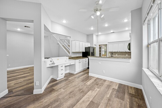 Building Photo - 3033 SE Brierwood Pl