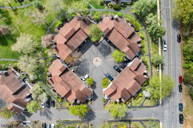 Building Photo - 257 Gemini Dr