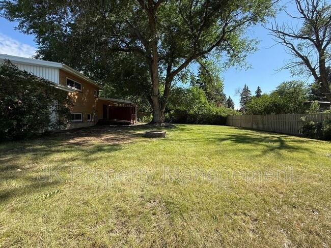 Building Photo - 1015 Carlos Dr