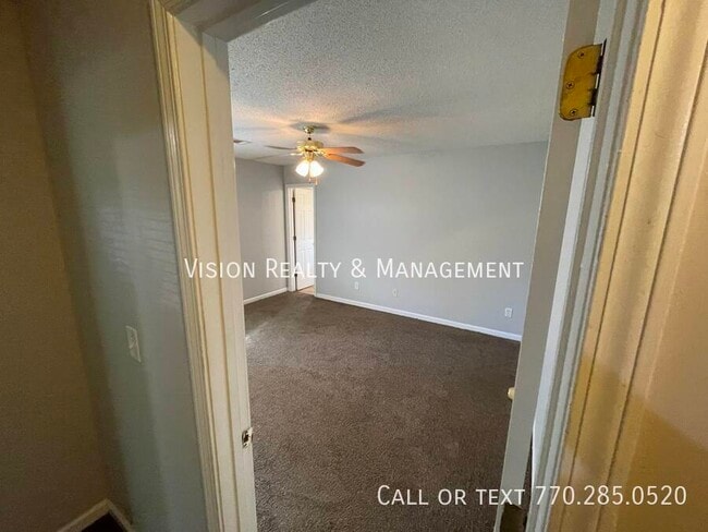 Building Photo - 124 Pin Oak Trail