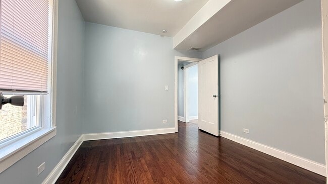 Building Photo - 3615 N Troy St