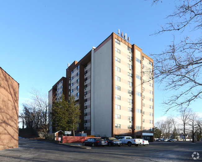 Building Photo - Hartford East Apartments