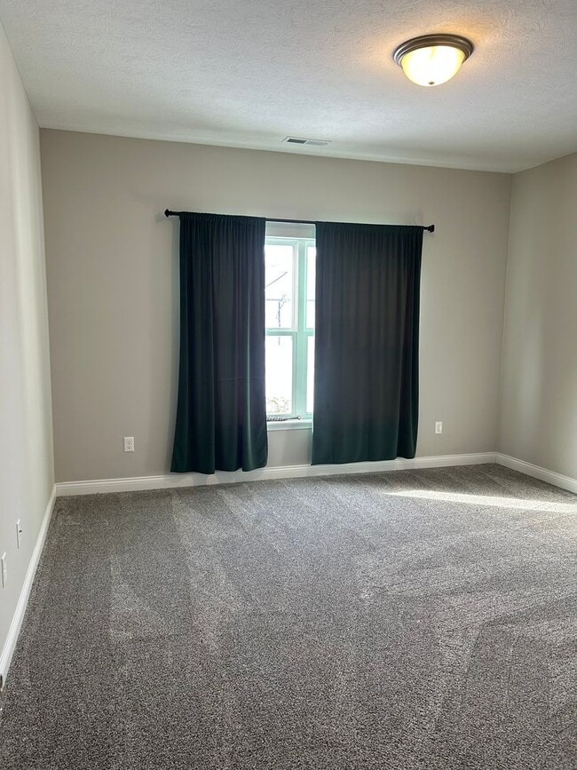 Building Photo - 4331 Foal Dr