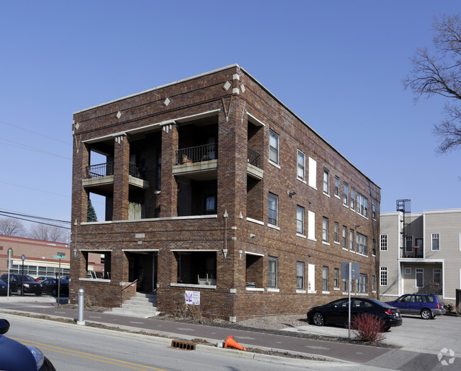 Building Photo - The Aviary