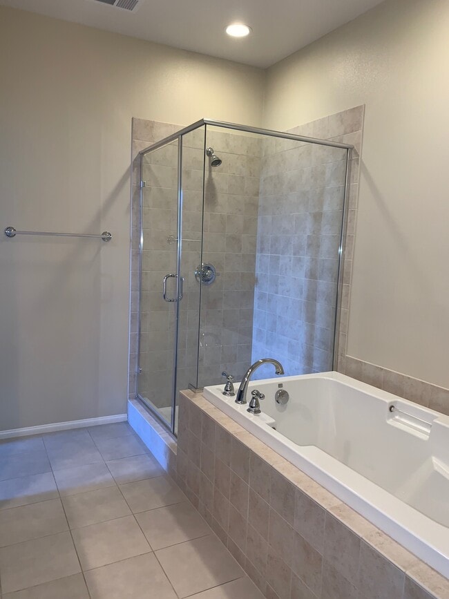 Building Photo - 10777 Canyon Grove Trail