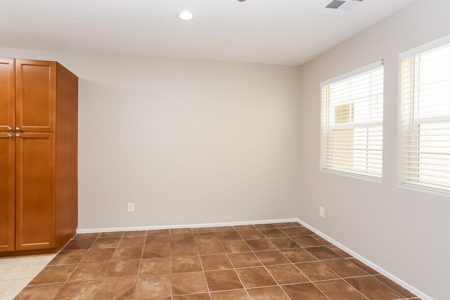 Building Photo - 7712 Custom Weave Ct