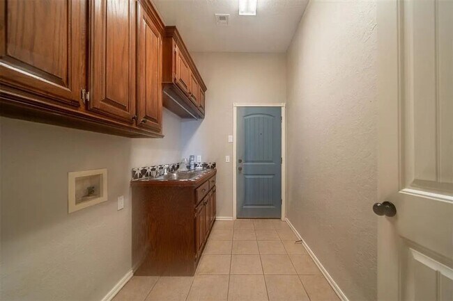 Building Photo - 1105 Kelsi Dr