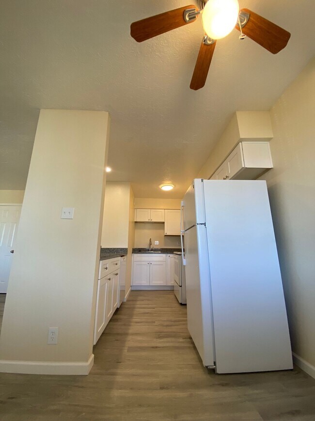 Floorplan - CRESTWOOD APARTMENTS
