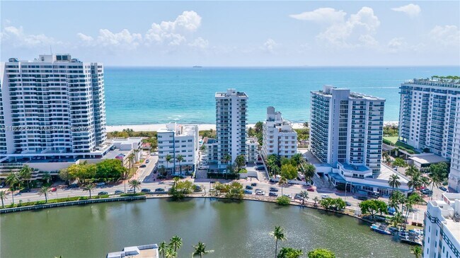 Building Photo - 2457 Collins Ave