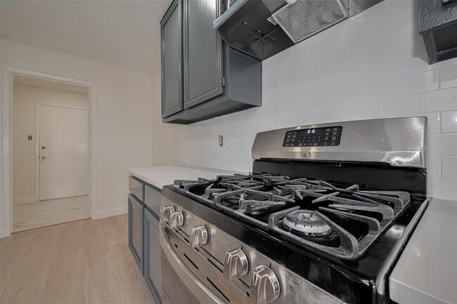 Building Photo - 15934 Barbarossa Dr